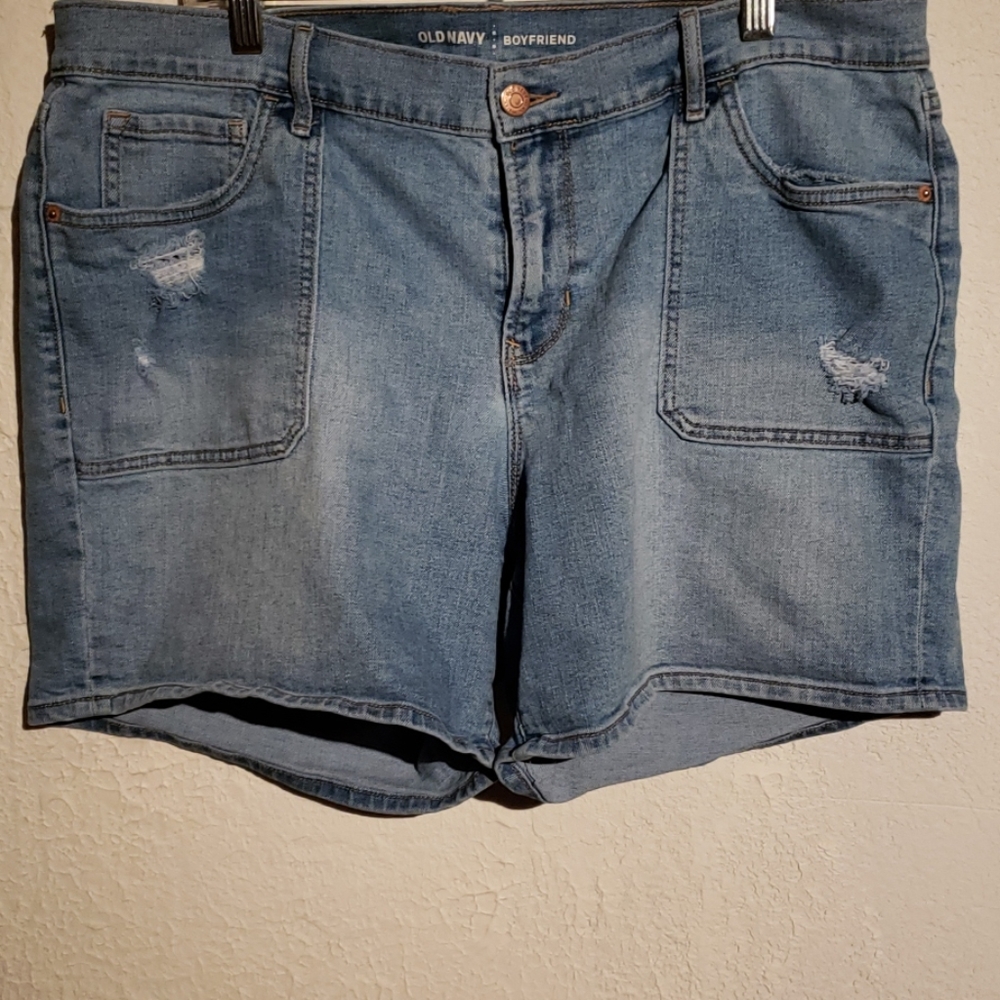Old navy boyfriend shorts